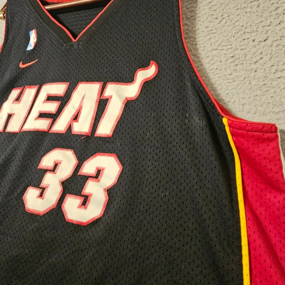Vintage Nike Miami Heat Alonzo Mourning #33 NBA Jersey Mens 2XL Black Mesh Red